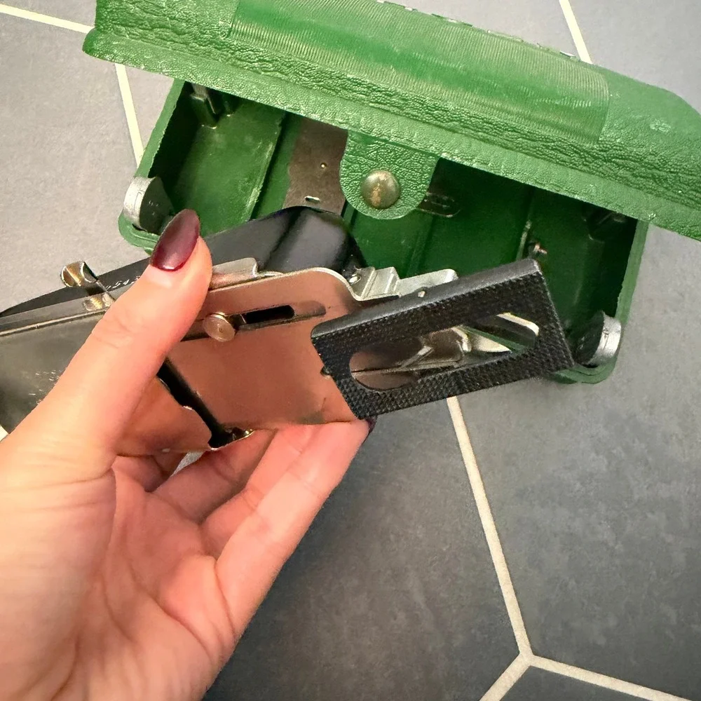 Singer Green Vintage Buttonholer Sewing‎ Machine Accessories Storage Box